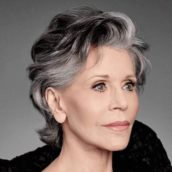 Voluminous Chin-Length Grey Waves Voluminous Chin-Length Grey Waves — Simple Hairstyles 2027