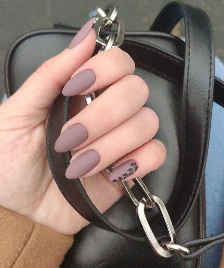 Black Leaf Motif On Accent Nail Visual Idea Black Leaf Motif On Accent Nail Visual Idea — Matte Nails 2027