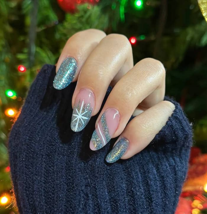 Glossy With Glitter Visual Idea Glossy With Glitter Visual Idea — Winter Round Nails 2027
