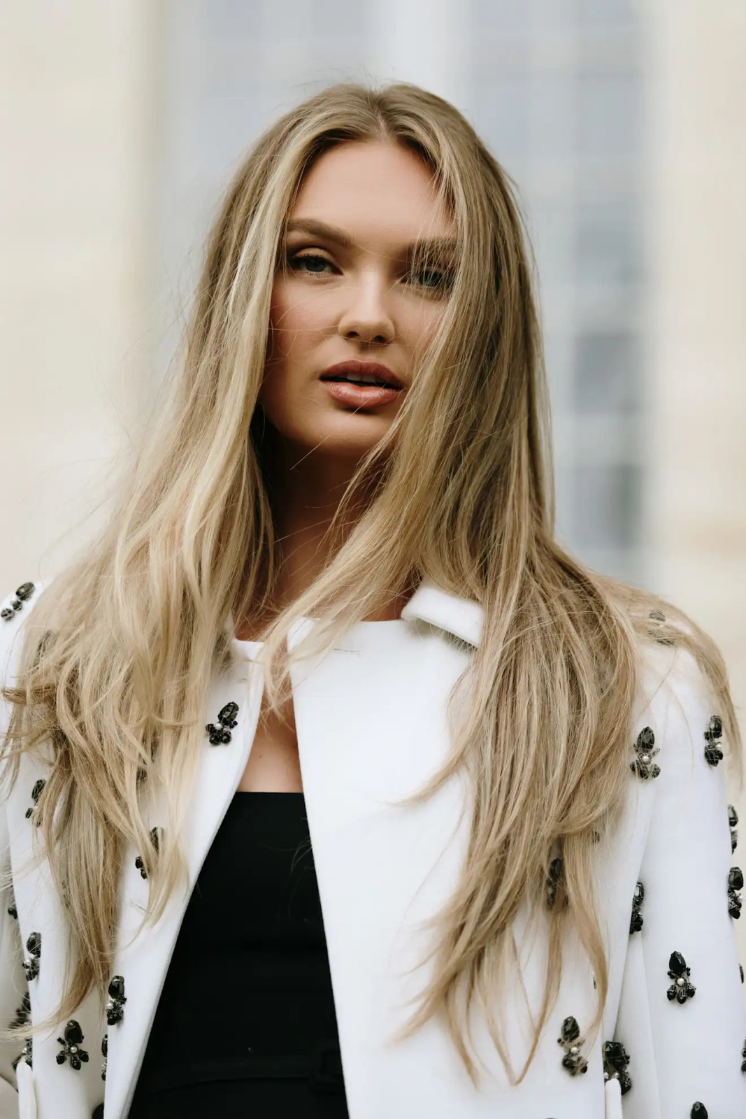 Platinum Blonde With Subtle Root Shadow Visual Idea Platinum Blonde With Subtle Root Shadow Visual Idea — Hair Color 2027 for Long Face