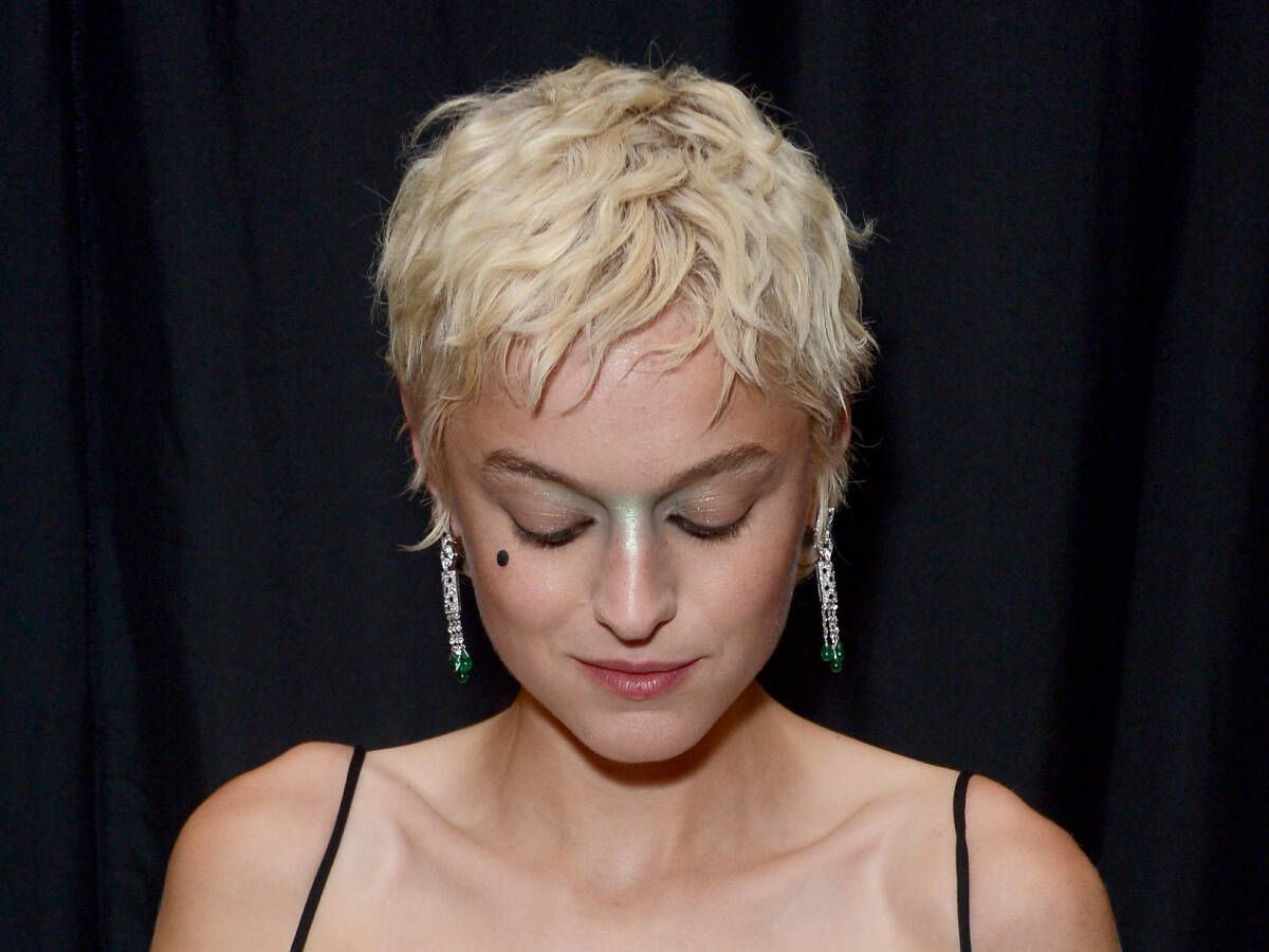 Shaggy Ash Blonde Pixie Shaggy Ash Blonde Pixie — Mom Pixie 2027