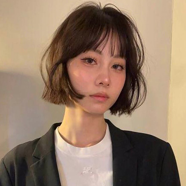 Wispy Bangs on a Dark Bob Wispy Bangs on a Dark Bob — Jaw Length Bob 2027