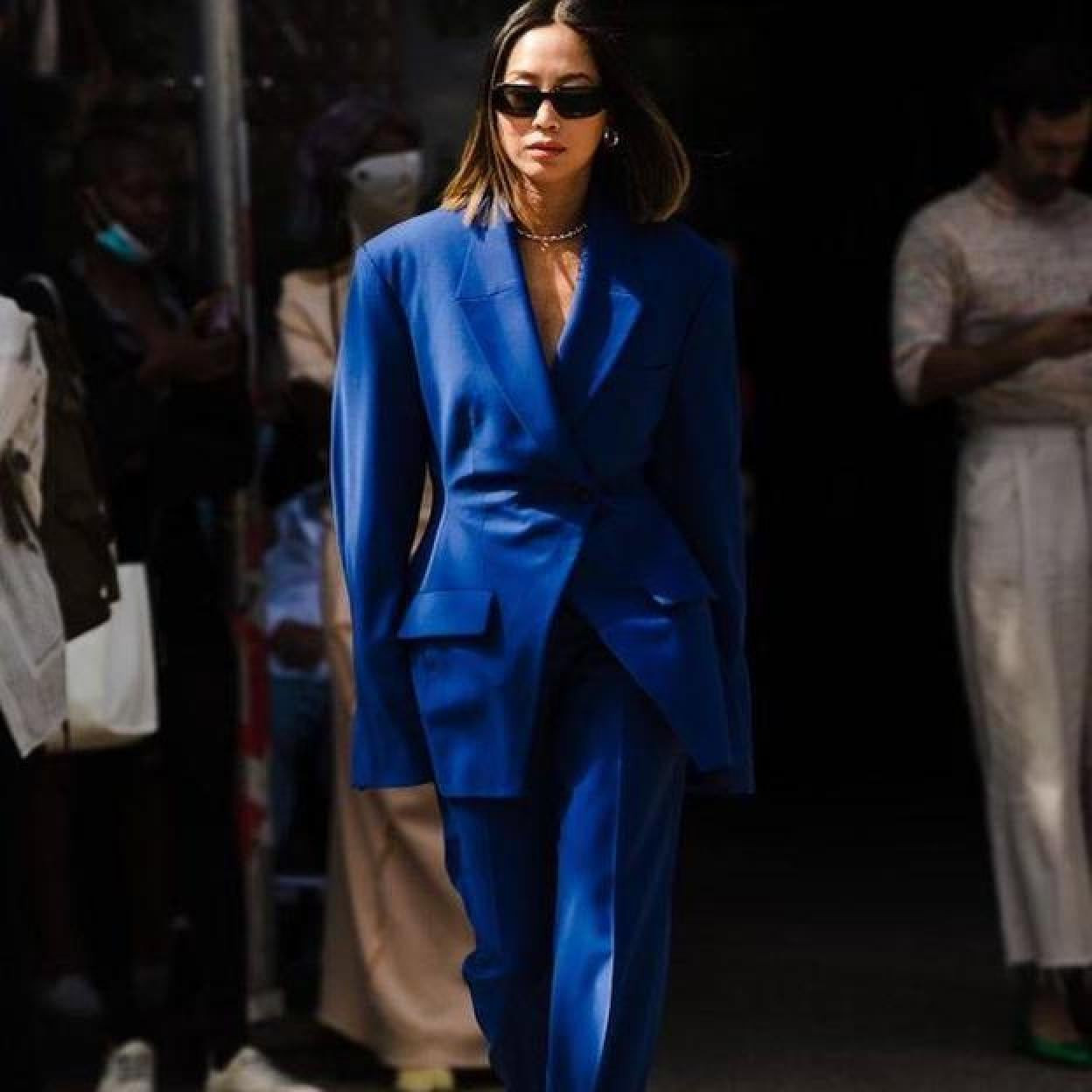 Oversized Cobalt Blue Blazer and Trousers for Modern Power Dressing Oversized Cobalt Blue Blazer and Trousers for Modern Power Dressing — Cobalt Blue Outfits 2027