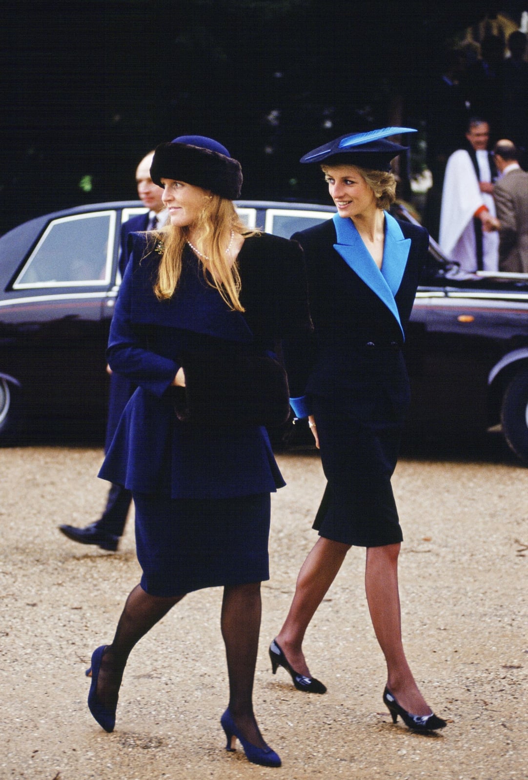 Structured navy coat with velvet collar and matching skirt Structured navy coat with velvet collar and matching skirt — 80s Luxury Outfits 2027