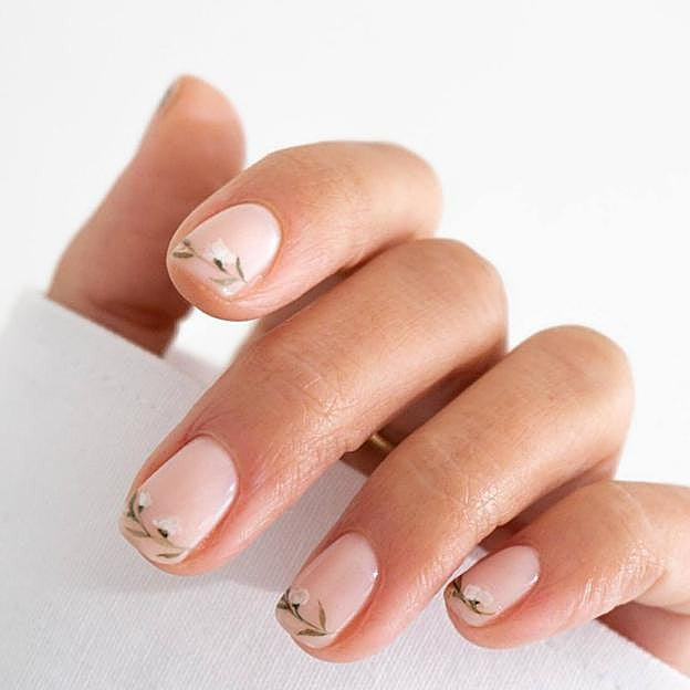 One Hand Visual Idea One Hand Visual Idea — Short Spring Nails 2027