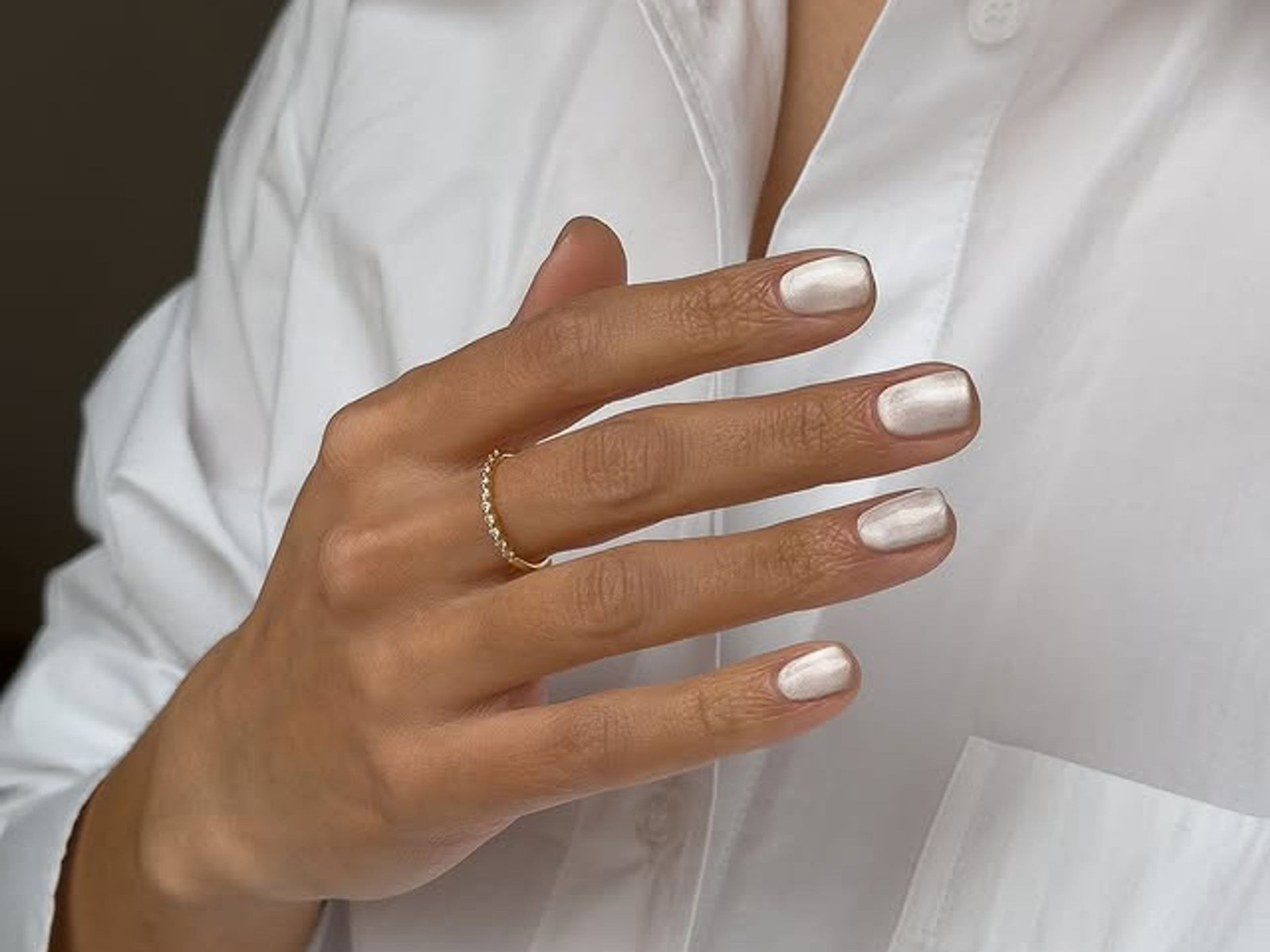 Pale Iridescent White Pearlescent Nails Pale Iridescent White Pearlescent Nails — Mom Nails 2027
