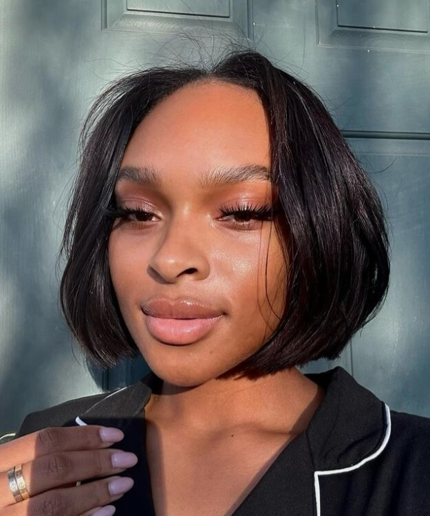 Glossy Sleek Black Chin Length Bob Glossy Sleek Black Chin Length Bob — Boyfriend Bob 2027