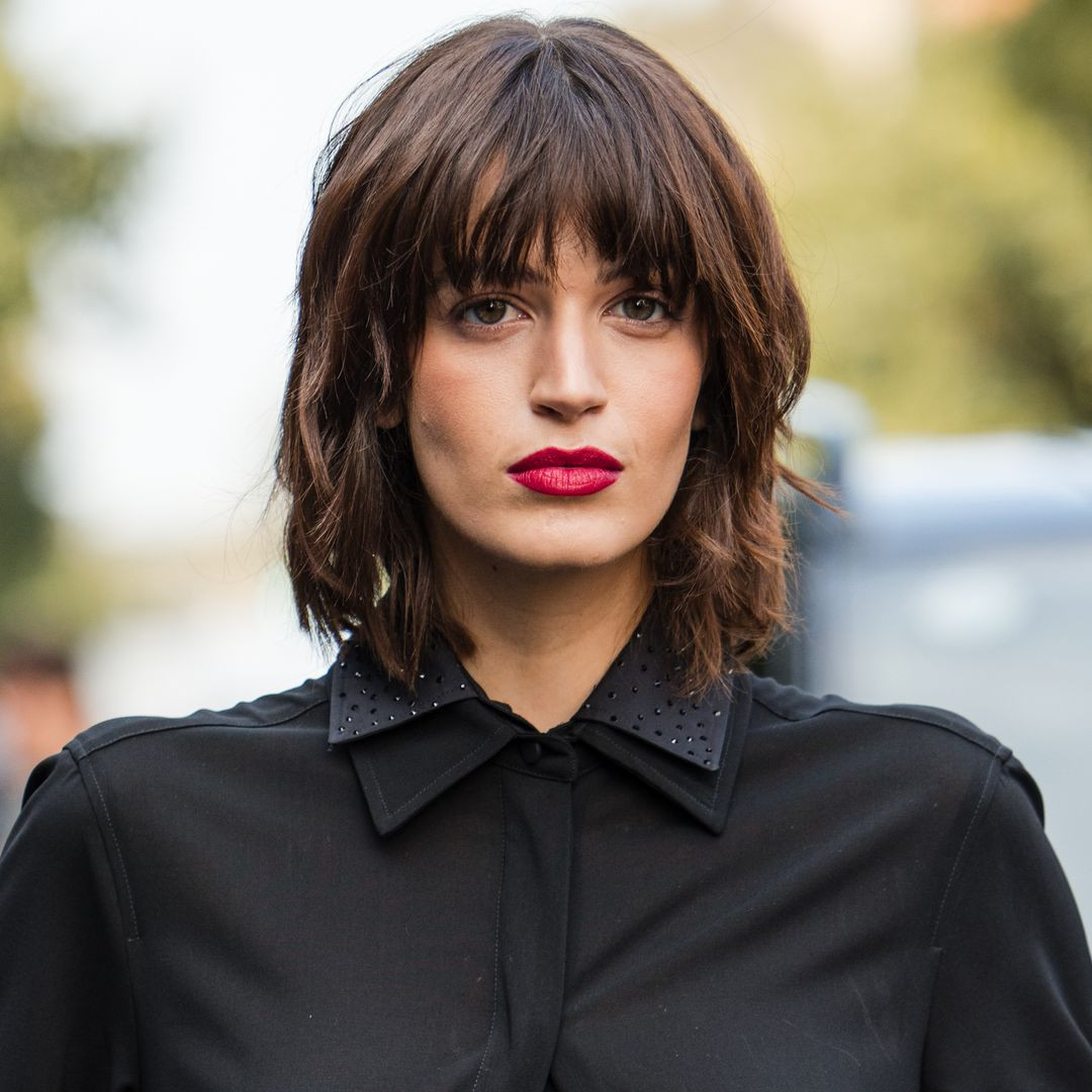 Collarbone Shag With Full Fringe Collarbone Shag With Full Fringe — Straight Hair Hairstyles 2027