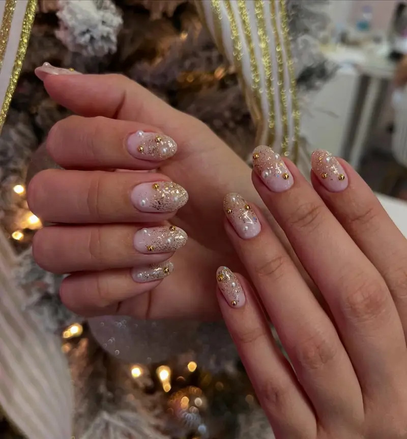 Visual Idea Visual Idea — Gold Nails 2027