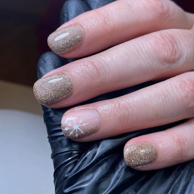 Glitter Visual Idea Glitter Visual Idea — Gold Christmas Nails 2026