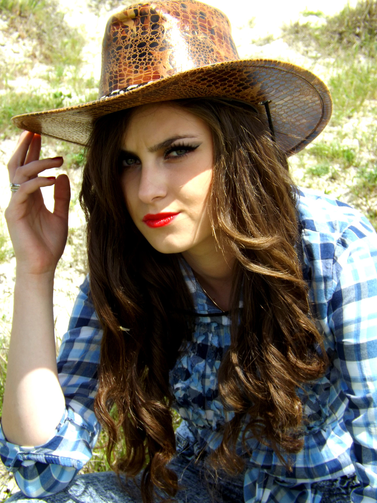 Long Dark Brown Loose Curls With Full Bangs Long Dark Brown Loose Curls With Full Bangs — Cowboy Hat Hairstyles 2027