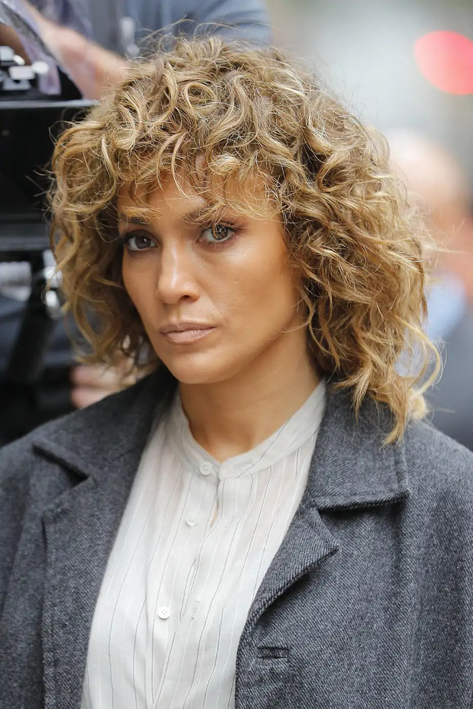 Blonde Bob With Root Shadow and Voluminous Waves Blonde Bob With Root Shadow and Voluminous Waves — Curly Bob 2027