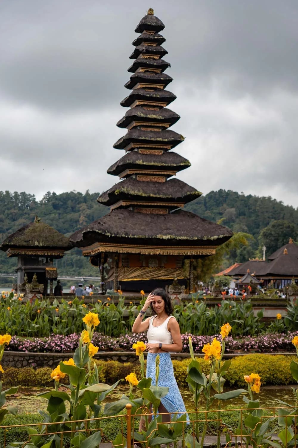 White tank top with blue patterned skirt White tank top with blue patterned skirt — Bali Outfits 2027