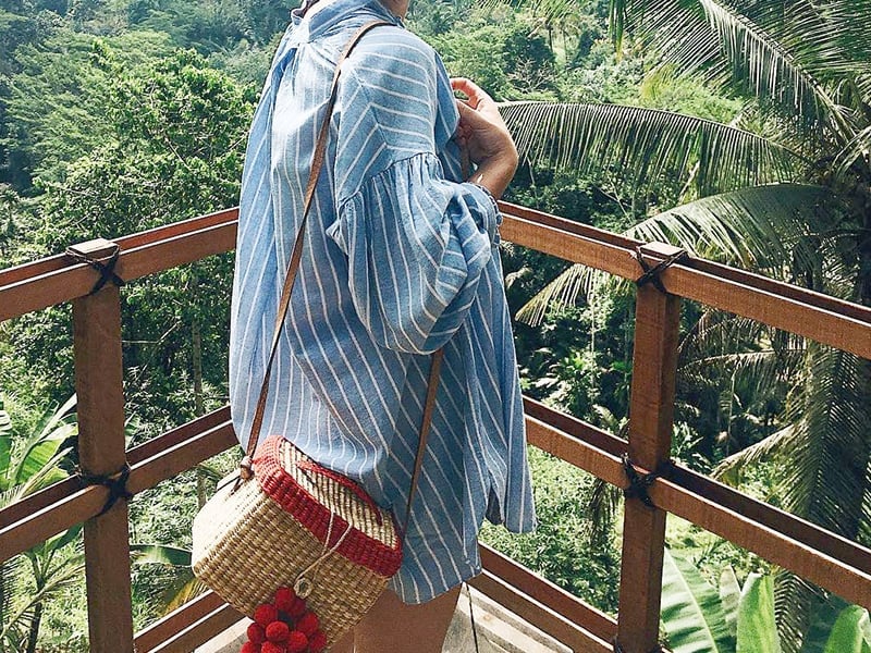Oversized striped blouse with pom-pom bag Oversized striped blouse with pom-pom bag — Bali Outfits 2027