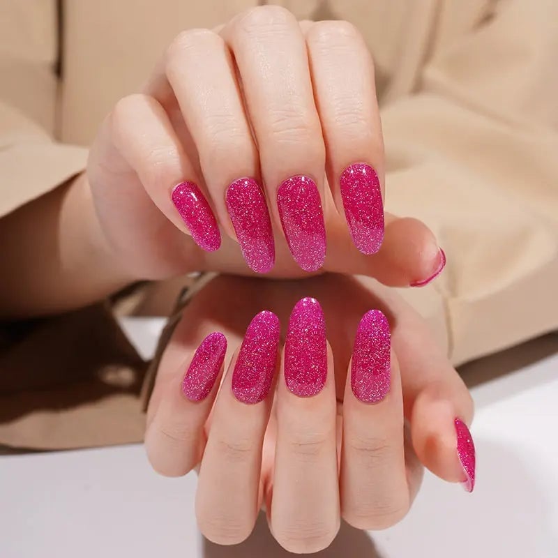 Medium Oval Hot Pink to Light Pink Glitter Ombré Medium Oval Hot Pink to Light Pink Glitter Ombré — Barbie Pink Nails 2027