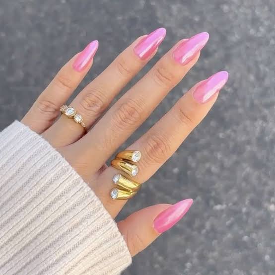 Medium Stiletto Shimmering Pink Chrome Medium Stiletto Shimmering Pink Chrome — Barbie Pink Nails 2027