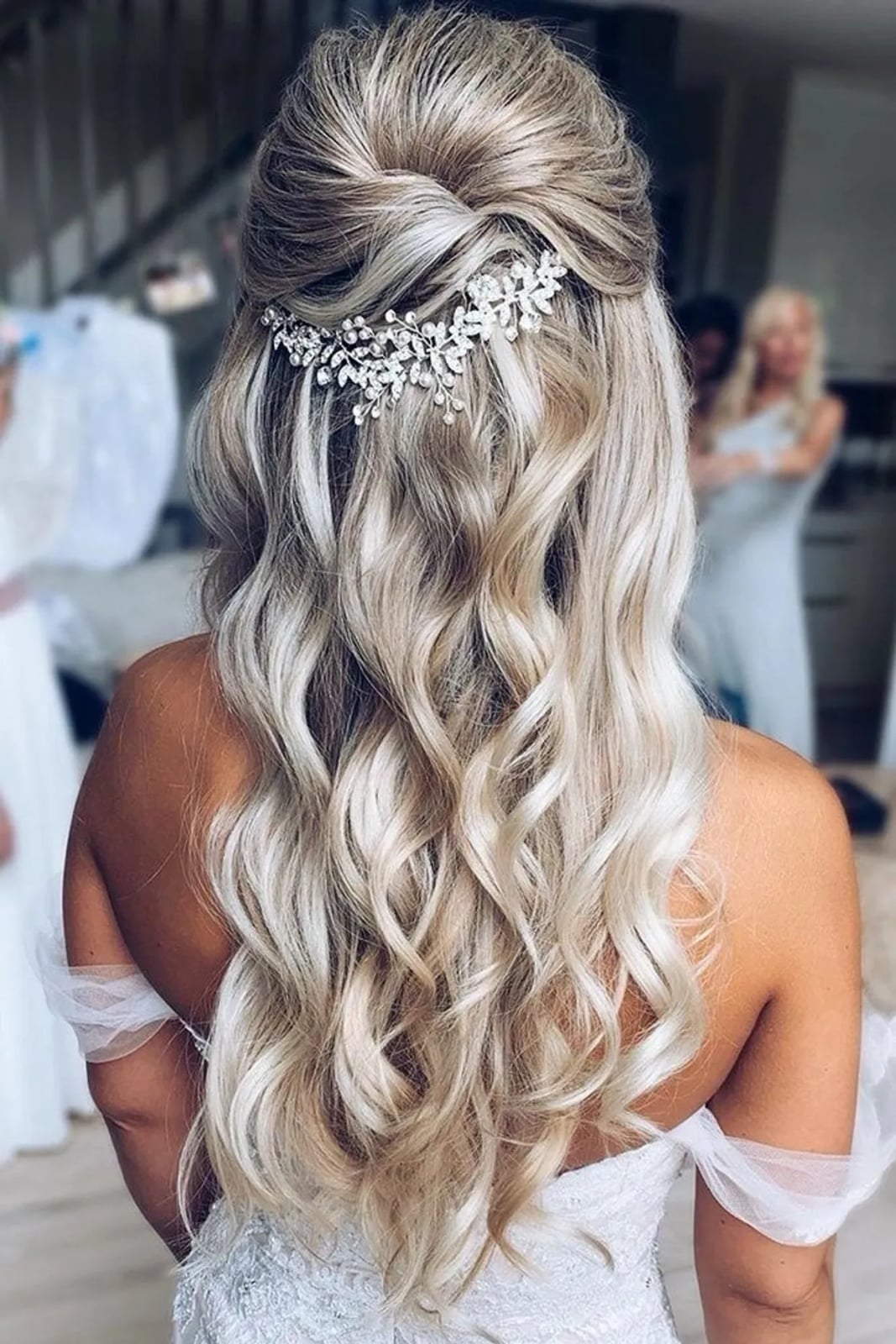 Platinum Blonde Half Up Half Down With Curls Platinum Blonde Half Up Half Down With Curls — Beach Wedding Hairstyles 2027