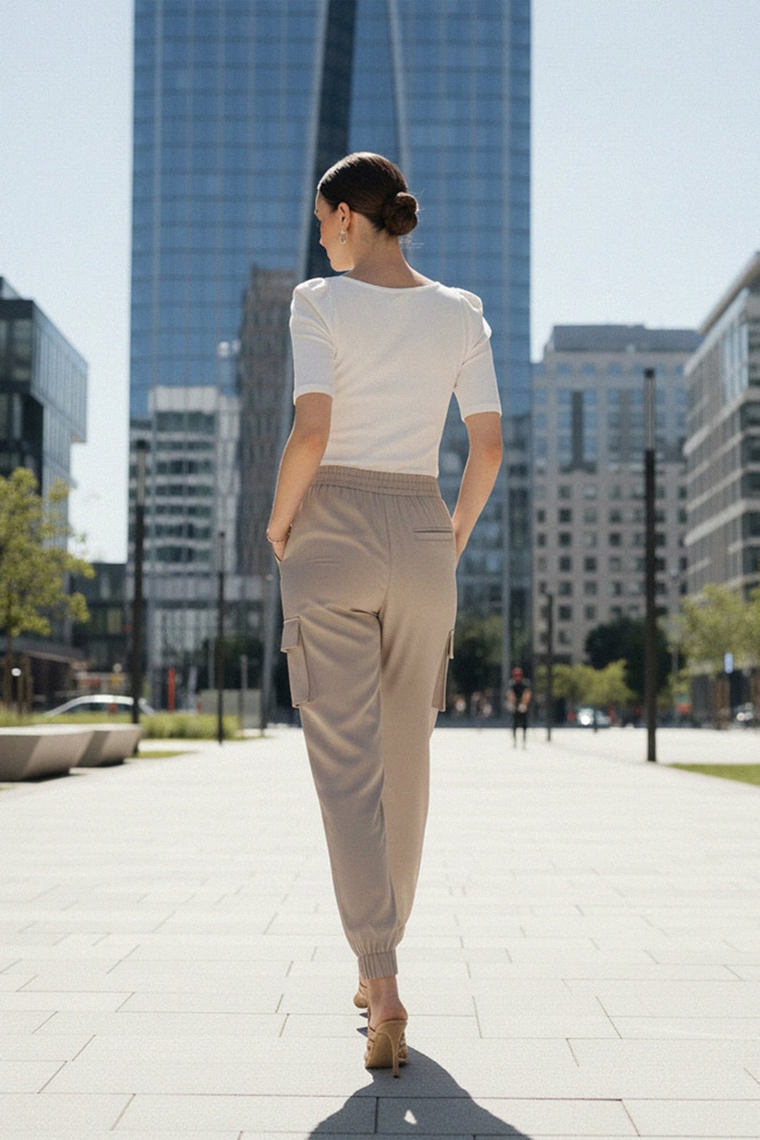 Beige Cargo Joggers With A White Puff Sleeve Top, Close-Up Take Beige Cargo Joggers With A White Puff Sleeve Top, Close-Up Take — Beige Joggers Outfits 2027
