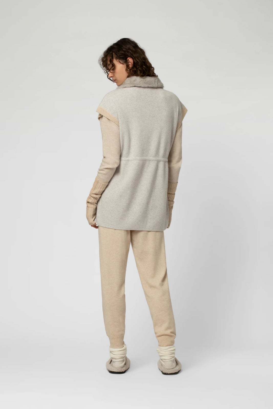 Beige Knit Joggers With Vest And Fur Collar For Lounging Beige Knit Joggers With Vest And Fur Collar For Lounging — Beige Joggers Outfits 2027