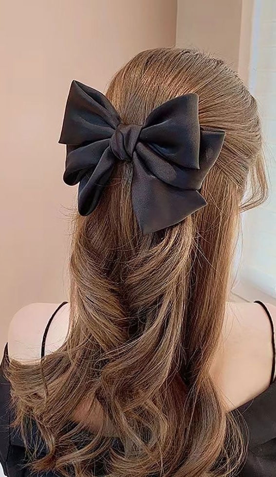 Half-Up Half-Down With Voluminous Waves and Black Bow Half-Up Half-Down With Voluminous Waves and Black Bow — Big Hair Bow Hairstyles 2027