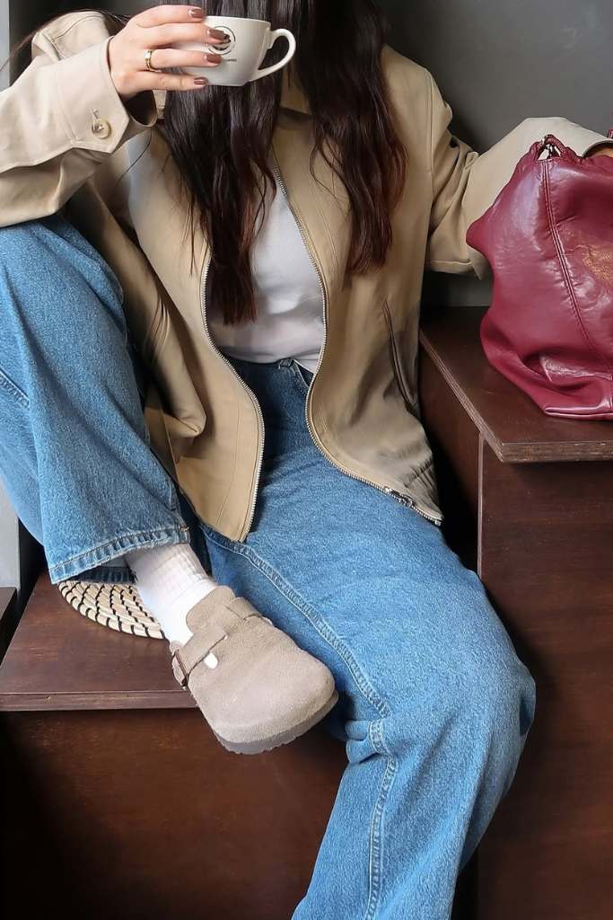 Beige Jacket and Jeans with Beige Clogs, White T-Shirt Beige Jacket and Jeans with Beige Clogs, White T-Shirt — Birkenstock Boston Outfits 2027