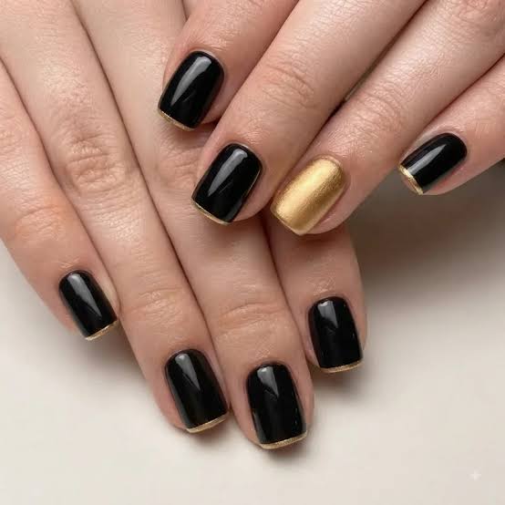Short Square Gold French Tips With Accent Short Square Gold French Tips With Accent — Black and Gold Nails 2027