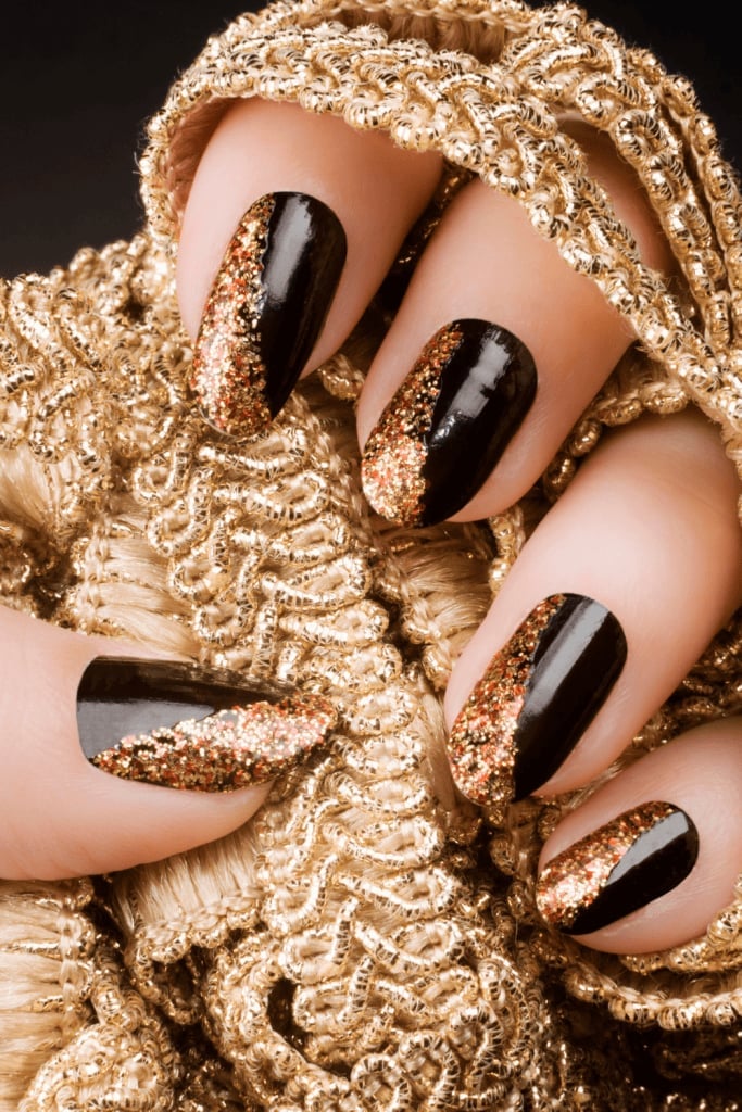 Short Square Diagonal Black Glitter Split Short Square Diagonal Black Glitter Split — Black and Gold Nails 2027