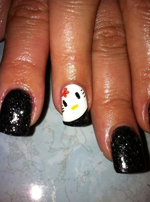 Medium Square Matte Black Hello Kitty Accent Nails Medium Square Matte Black Hello Kitty Accent Nails — Black Hello Kitty Nails 2027