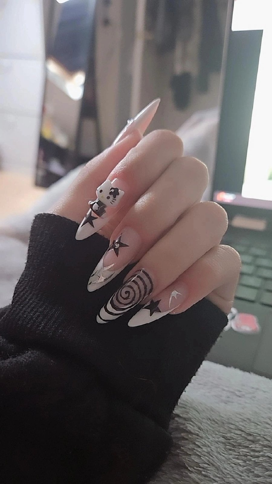 Long Stiletto Nude Base Black Star Hello Kitty Nails Long Stiletto Nude Base Black Star Hello Kitty Nails — Black Hello Kitty Nails 2027