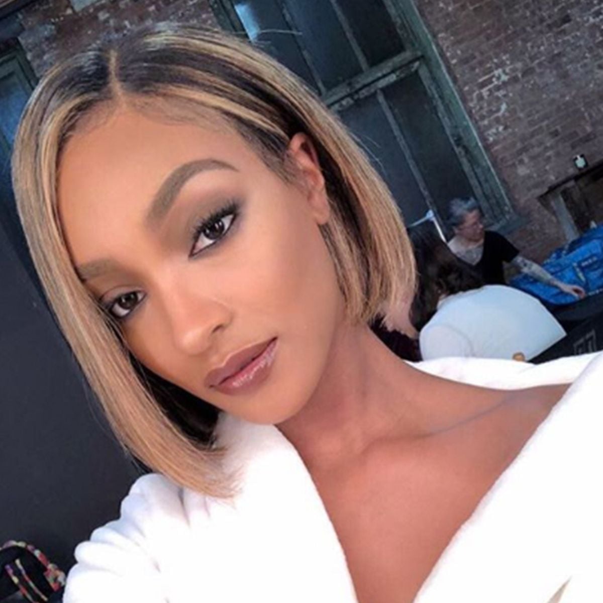 Chin Length Bob Dark Blonde With Subtle Highlights Chin Length Bob Dark Blonde With Subtle Highlights — Blonde Hair 2027 for Olive Skin