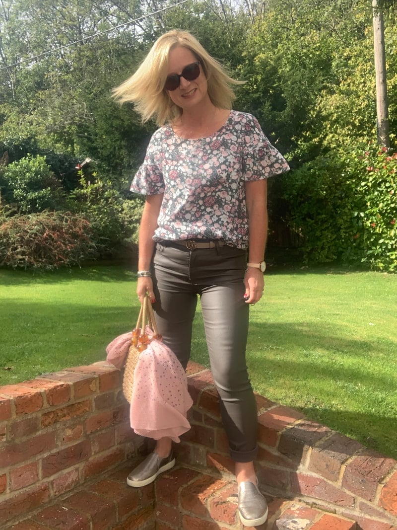 Gray Floral Top With Olive Green Trousers Gray Floral Top With Olive Green Trousers — Blouse Outfits 2027 for Women Over 50