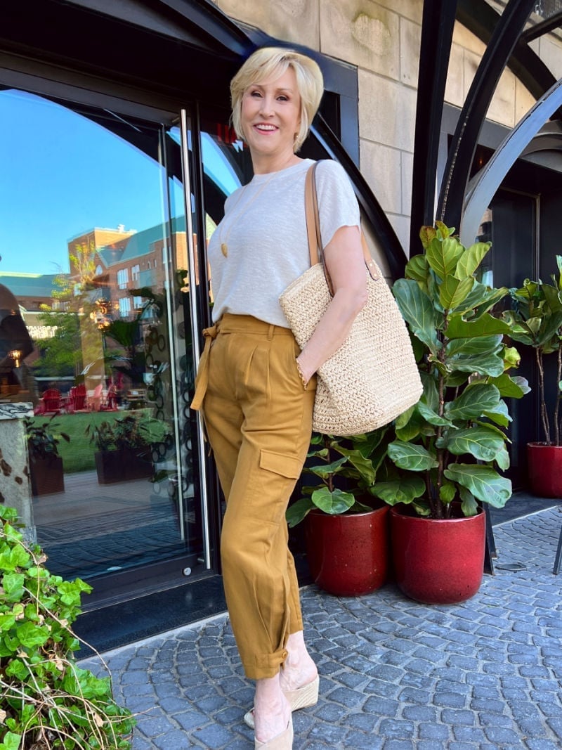 White T-shirt With Mustard Cargo Pants White T-shirt With Mustard Cargo Pants — Blouse Outfits 2027 for Women Over 50