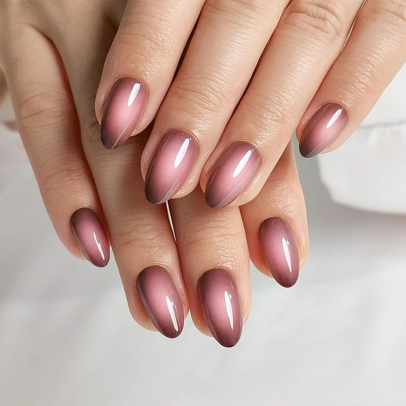 Short Oval Nails With Iridescent Shimmer and Pearls Short Oval Nails With Iridescent Shimmer and Pearls — Bridal Shower Nails 2027