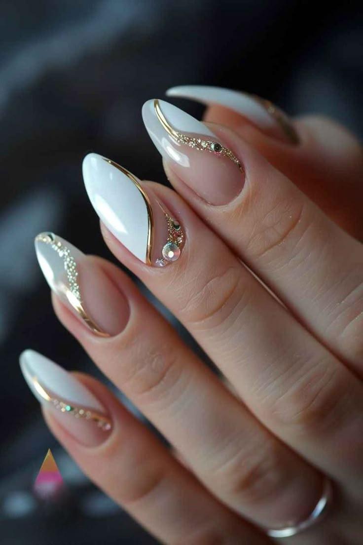 Stiletto Almond Nails With Gold Metallic Line Stiletto Almond Nails With Gold Metallic Line — Bridal Shower Nails 2027