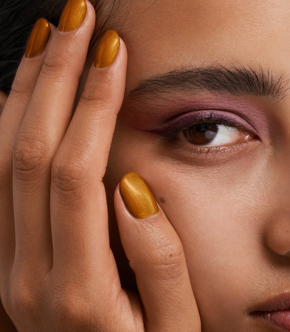 Metallic Bronze Golden Undertone Medium Oval Nails Metallic Bronze Golden Undertone Medium Oval Nails — Bronze Nails 2027