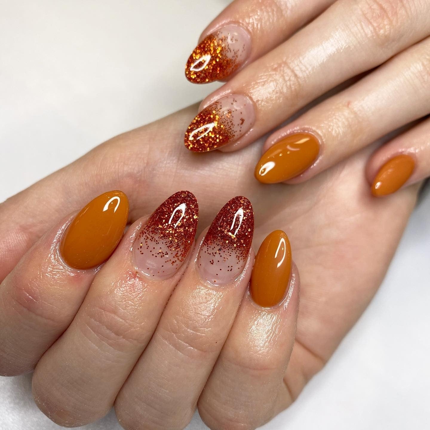 Medium Oval Burnt Orange Glitter Ombre Nails Medium Oval Burnt Orange Glitter Ombre Nails — Burnt Orange Nails 2027
