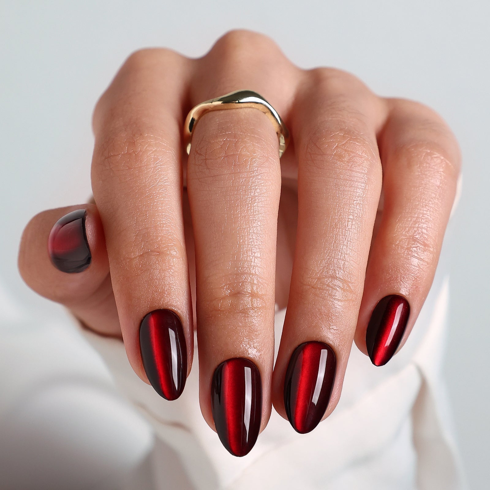 Deep Red Black Gradient Cat Eye Chrome Short Almond Deep Red Black Gradient Cat Eye Chrome Short Almond — Cat Eye Chrome Nails 2027