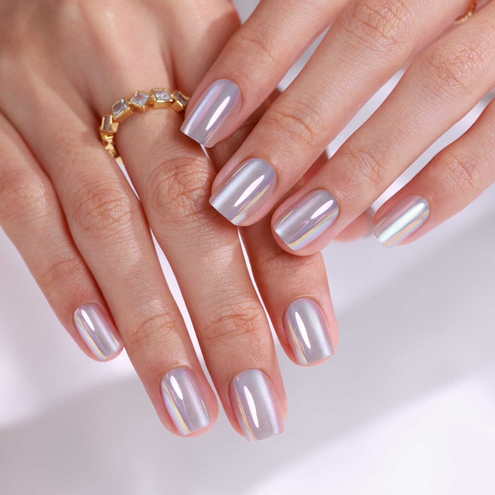 Short Square Pale Iridescent Rainbow Shift Chrome Cat Eye Short Square Pale Iridescent Rainbow Shift Chrome Cat Eye — Cat Eye Chrome Nails 2027
