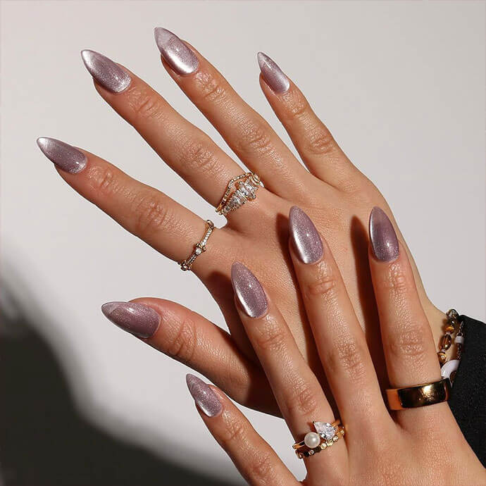 Long Almond Pale Pink Silver Cat Eye Chrome Long Almond Pale Pink Silver Cat Eye Chrome — Cat Eye Chrome Nails 2027