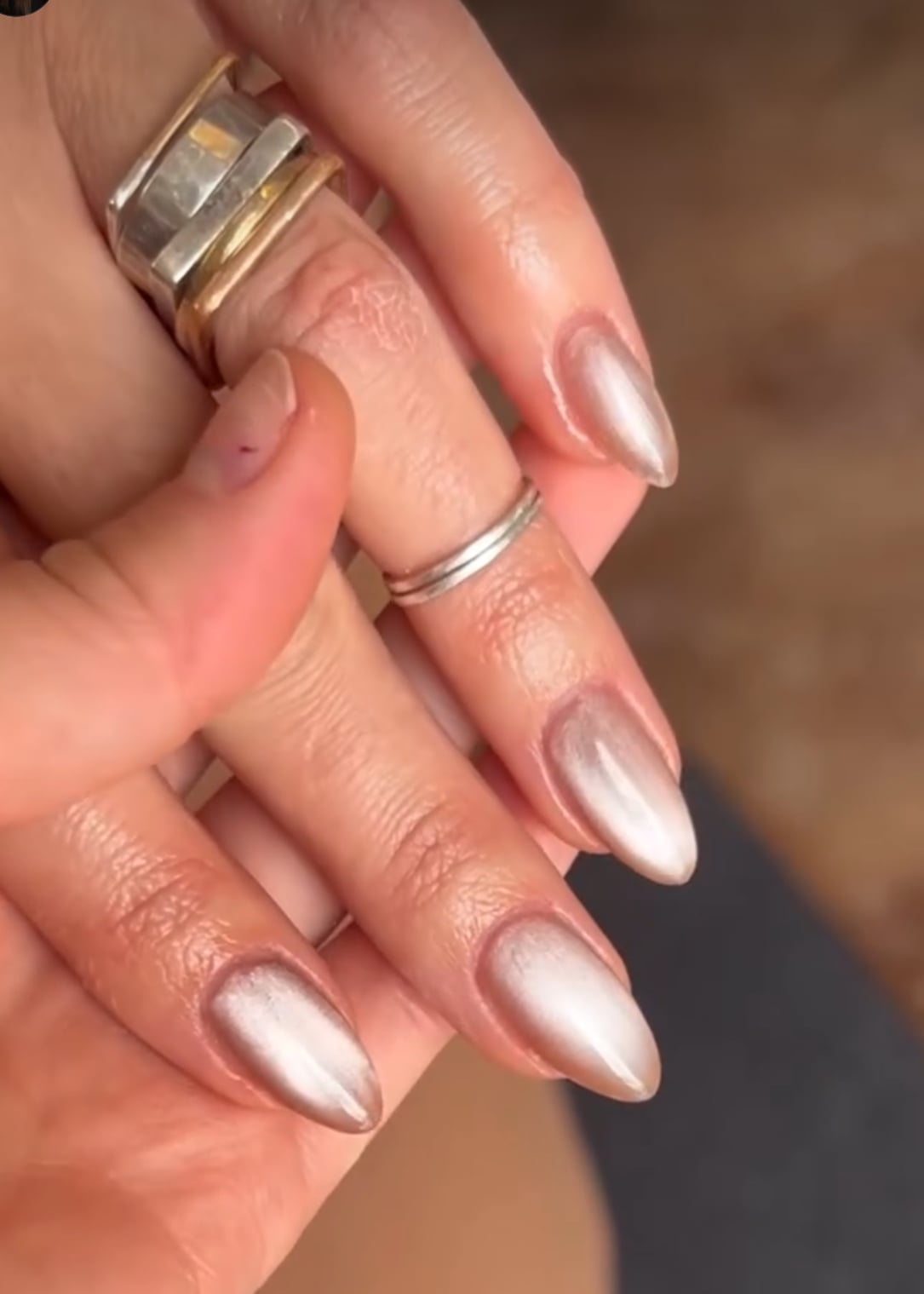 Medium Almond Beige Silver Shimmering Cat Eye Chrome Medium Almond Beige Silver Shimmering Cat Eye Chrome — Cat Eye Chrome Nails 2027