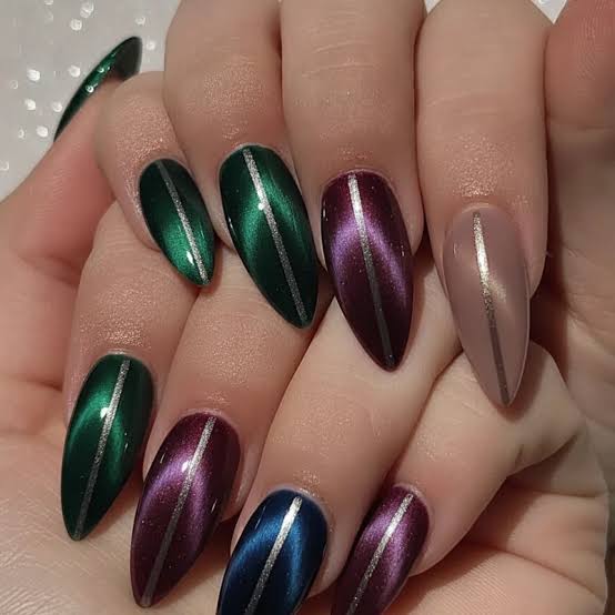 Almond Cat Eye with Silver Stripe in Green Purple Blue Taupe Almond Cat Eye with Silver Stripe in Green Purple Blue Taupe — Cat Eye Chrome Nails 2027