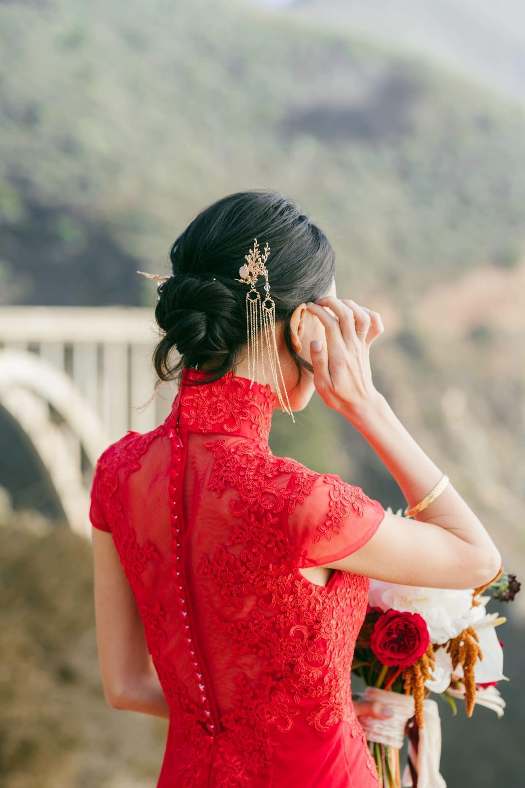 Elegant Updo With Golden Tassel Hairpin Elegant Updo With Golden Tassel Hairpin — Chinese Wedding Hairstyles 2027