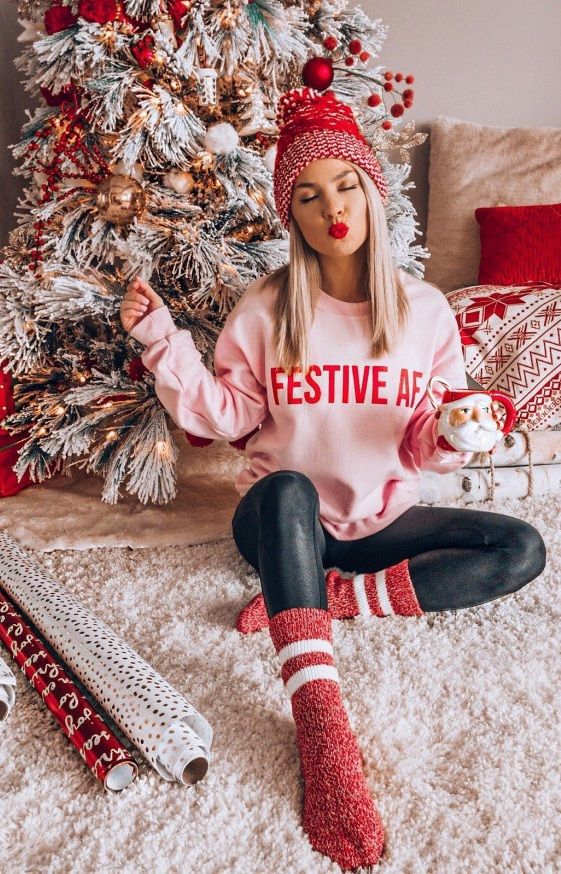 Graphic Sweatshirt and Leggings for Christmas Morning Graphic Sweatshirt and Leggings for Christmas Morning — Christmas Morning Outfits 2026