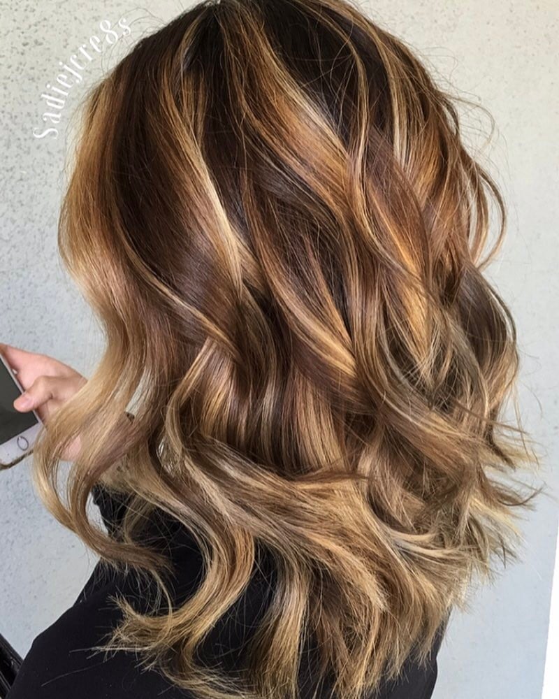 Collarbone Wavy Dark Brown With Chunky Blonde Highlights — Chunky Blonde Highlights on Dark Hair 2027
