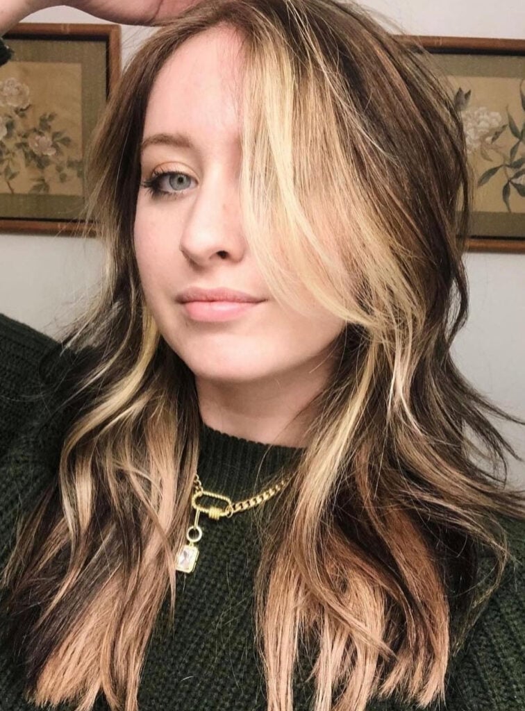 Mid-Back Wavy With Full Fringe and Chunky Blonde Highlights — Chunky Blonde Highlights on Dark Hair 2027
