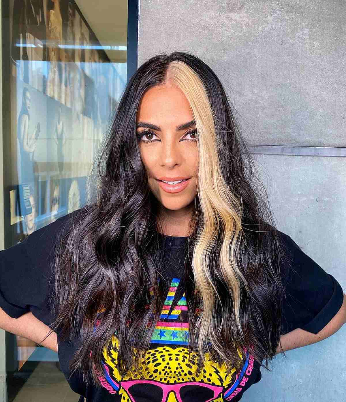 Long Wavy Black Hair With Chunky Blonde Highlights — Chunky Blonde Highlights on Dark Hair 2027