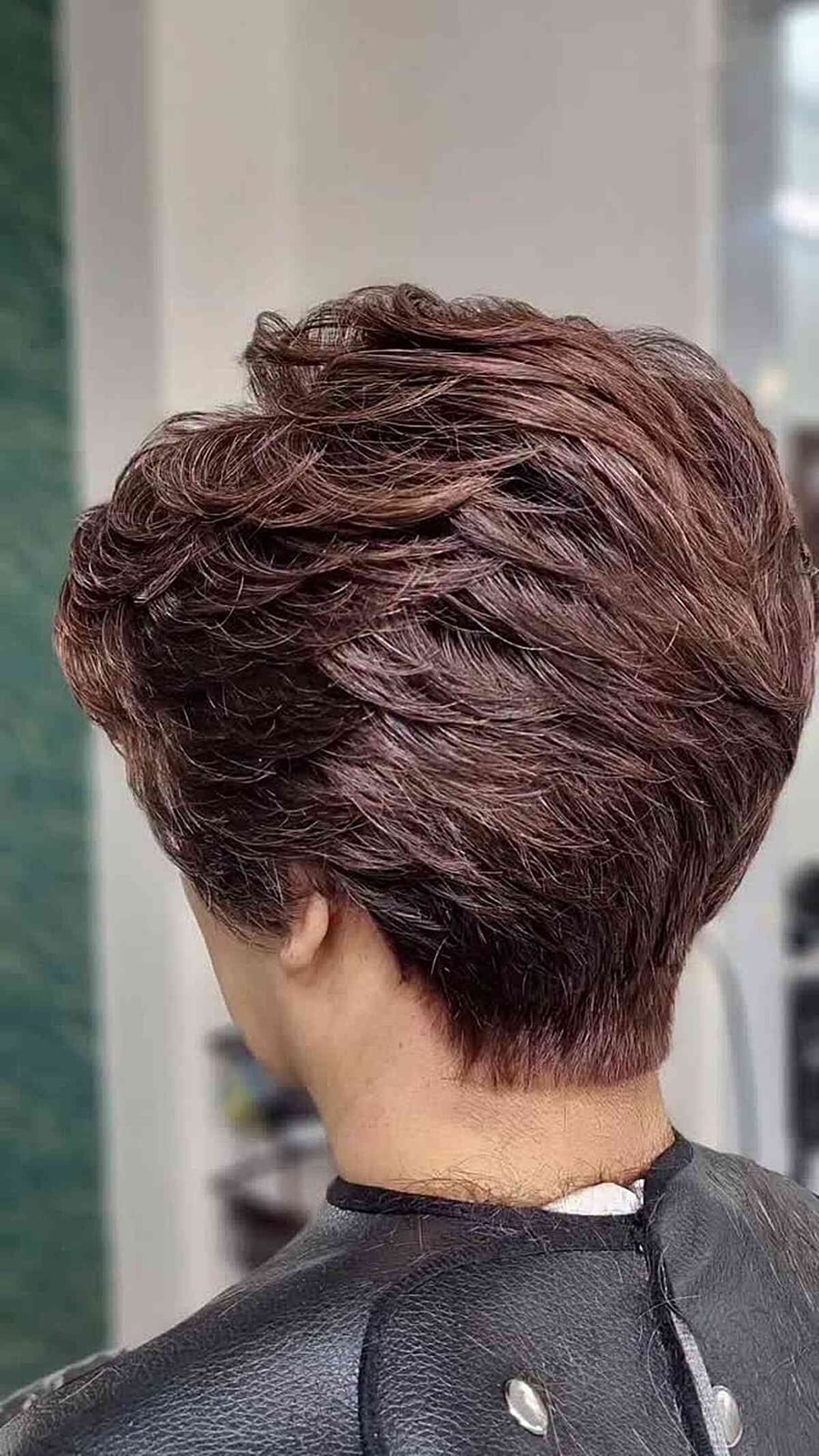 Dark Chestnut Pixie With Reddish Highlights Dark Chestnut Pixie With Reddish Highlights — Chunky Highlights Pixie 2027