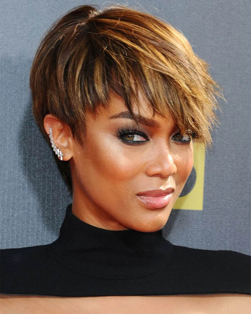 Pixie With Highlight Contrast And Side-Swept Bangs Pixie With Highlight Contrast And Side-Swept Bangs — Chunky Highlights Pixie 2027
