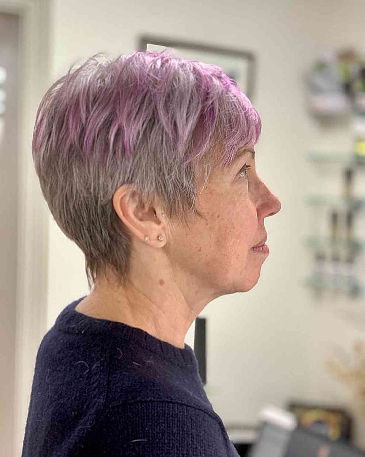 Tousled Pixie With Bold Blonde Streaks Tousled Pixie With Bold Blonde Streaks — Chunky Highlights Pixie 2027