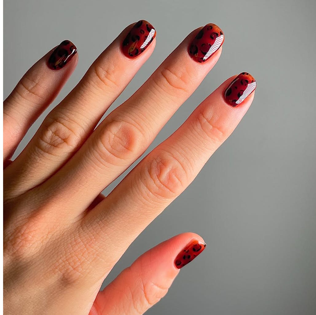 Amber Tortoiseshell Jelly Short Oval Nails Amber Tortoiseshell Jelly Short Oval Nails — Classy Short Nails 2027